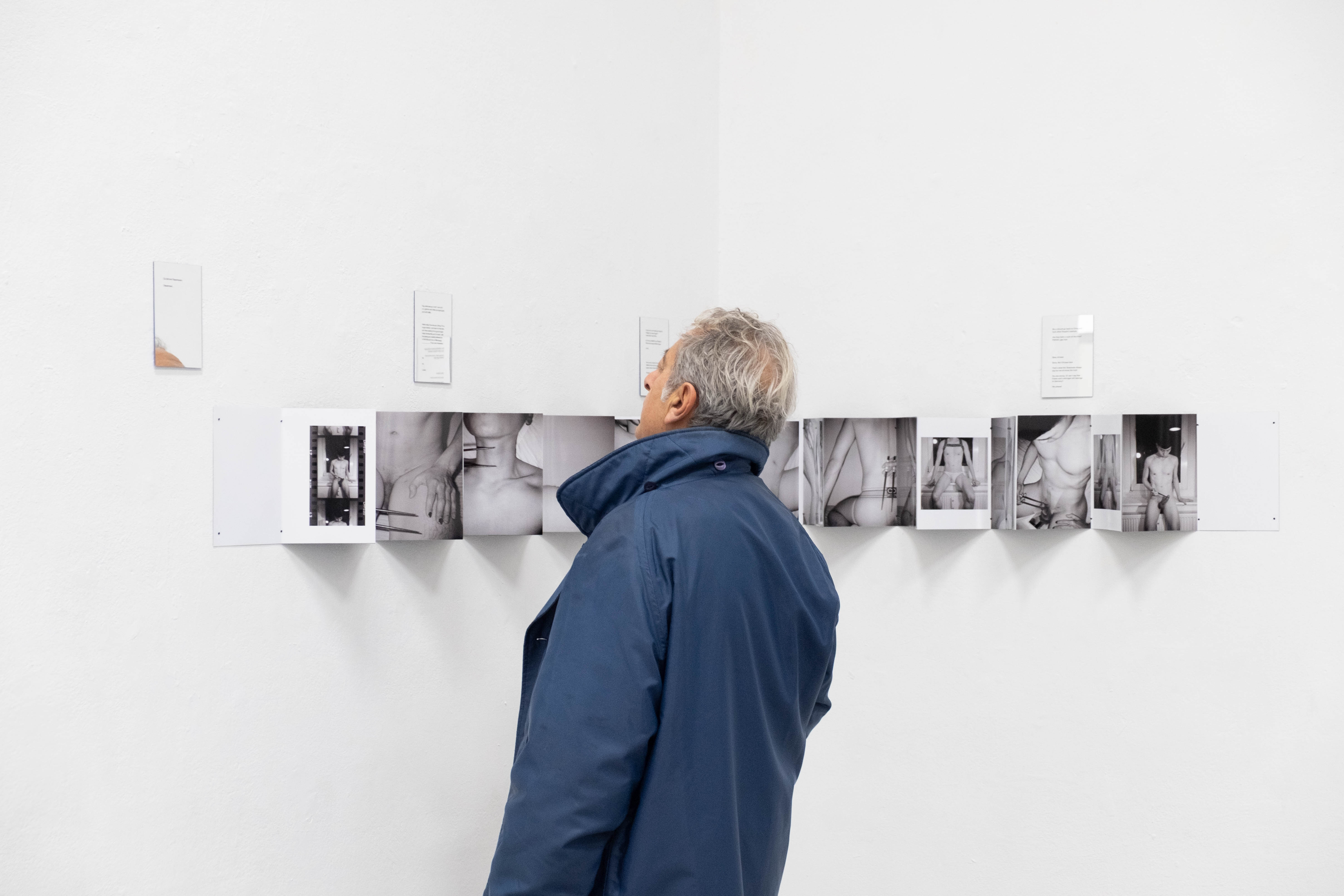 du bist ein traummann wall installation view 02 lead image by Khingwei Bai